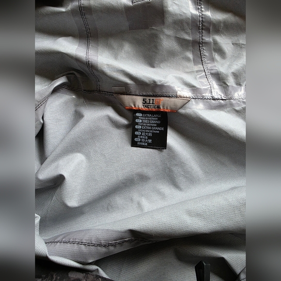 5.11 Men's XL Lightweight Windbreaker/Rain Jkt. Full Zip, Hood, Veil Camo - Picture 4 of 5